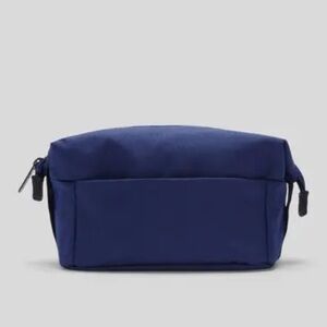 NWT everlane the renew transit catch-all case makeup travel bag blue